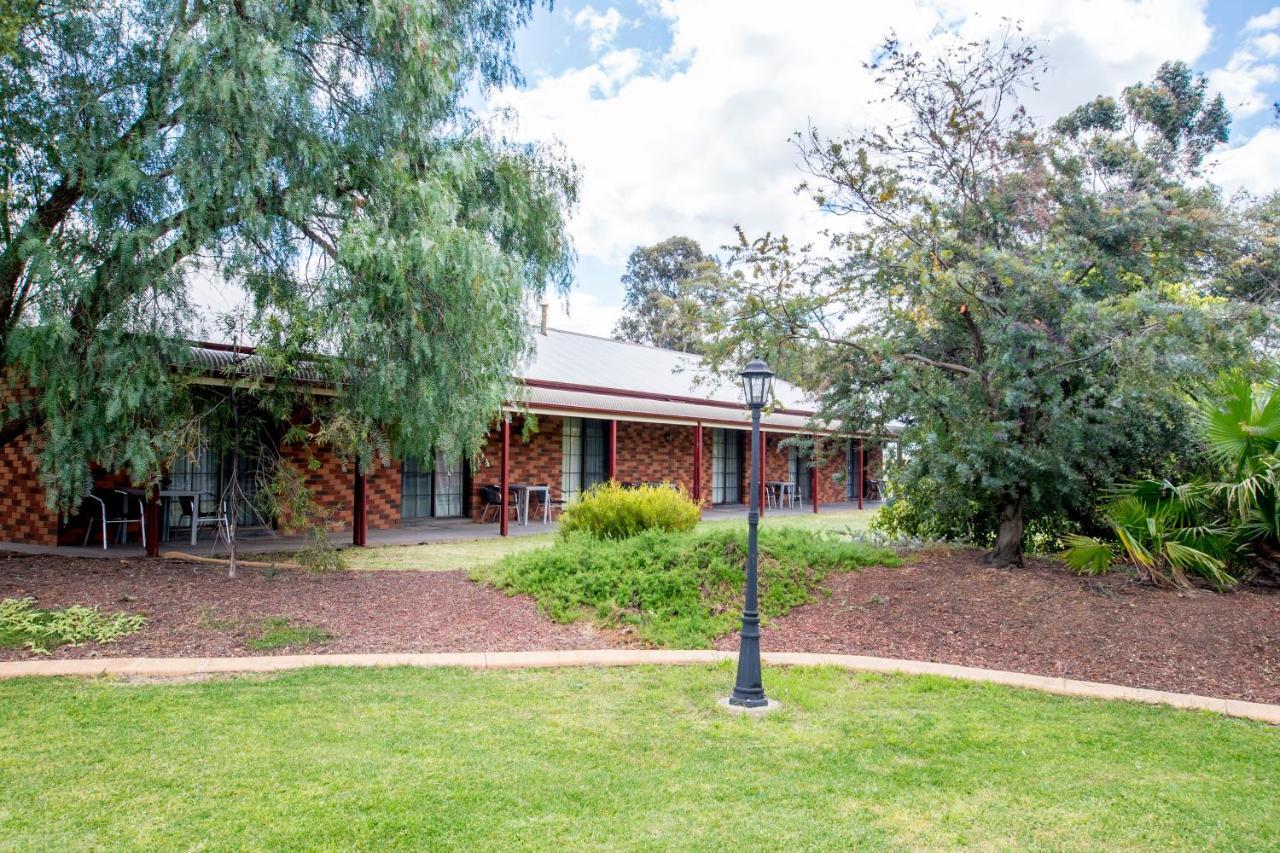 Sportslander Motor Inn Moama Exterior foto