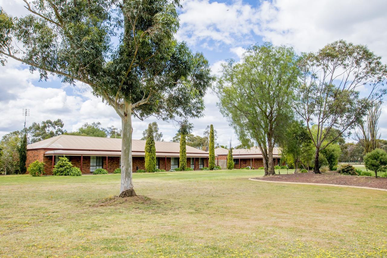 Sportslander Motor Inn Moama Exterior foto